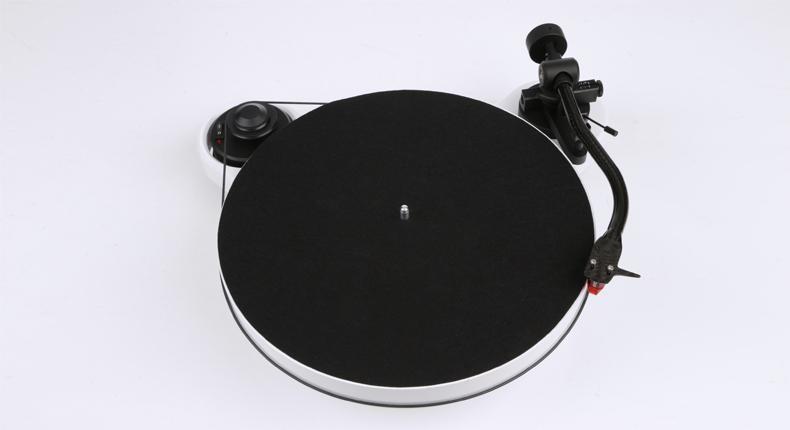 Обзор проигрывателя виниловых дисков Pro-Ject RPM1 Carbon: Carbon недостает главного