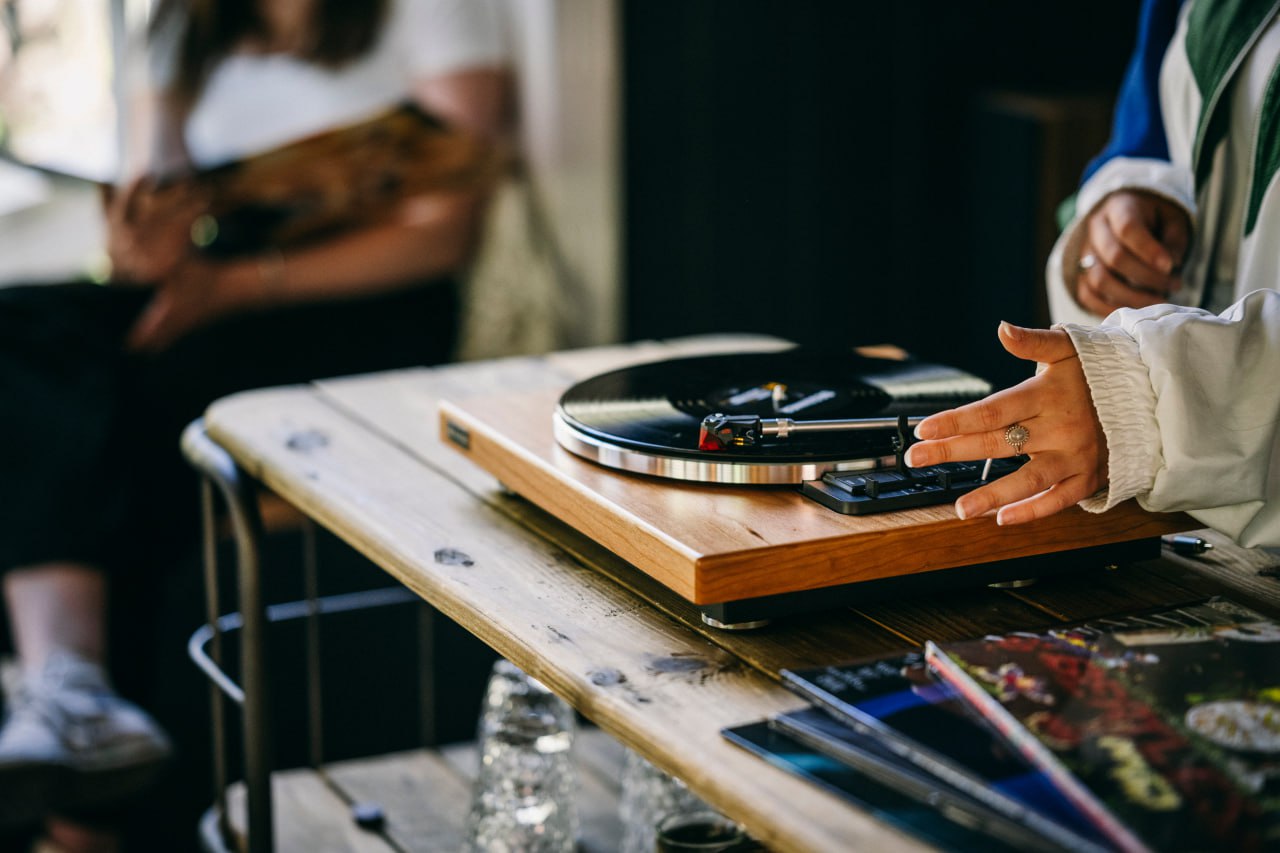 Rekkord Audio F400 (2M Red) hifi-club.com.ua